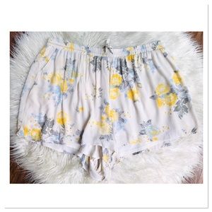 Torrid Gauze Floral Shorts Pull On Off White Yellow Plus Size 3X